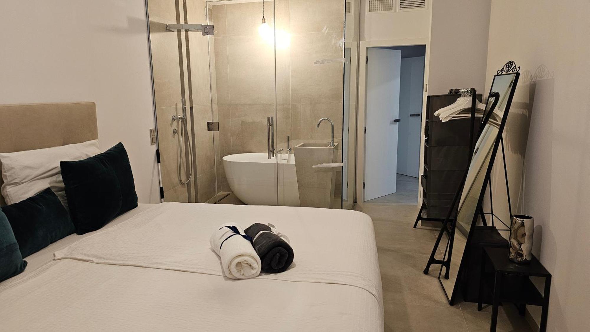شقة Oasis Jacuzzi Retreat ماربيا المظهر الخارجي الصورة